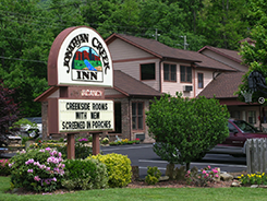 jonathan creek inn maggie valley
